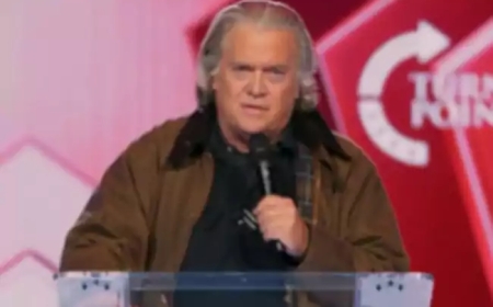 అమెరికాలో వలసలను 10 ఏళ్లు నిలిపివేయాలి: ట్రంప్‌ మాజీ సలహాదారు స్టీవ్ బానన్‌