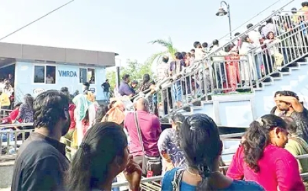 గాజు వంతెన..గంటలకొద్దీ నిరీక్షణ!