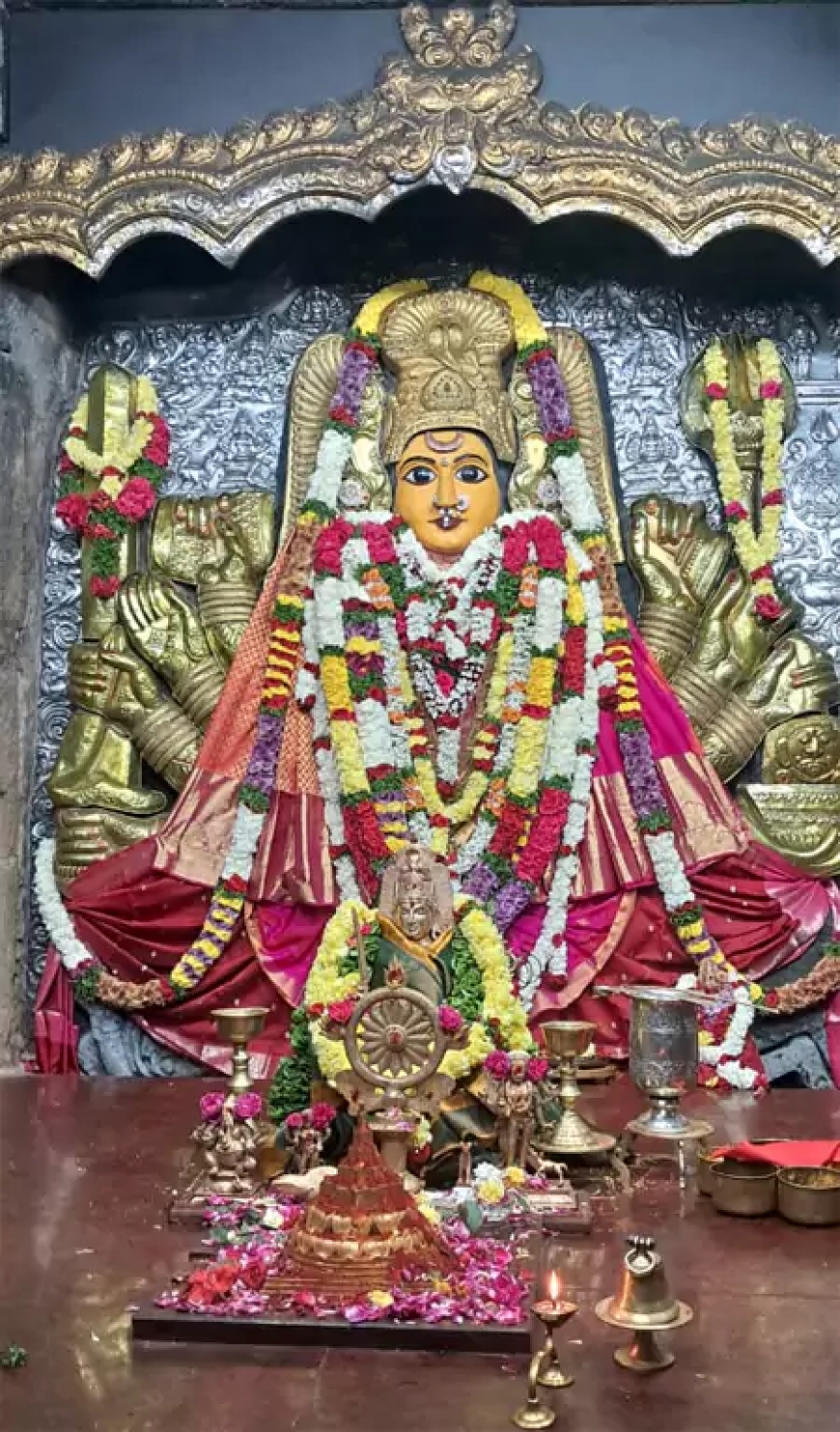 వరంగల్‌ భద్రకాళి ఆలయానికి పోటెత్తిన భక్తులు