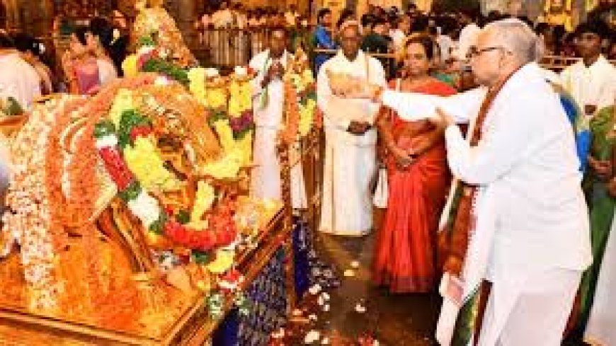 శ్రీలక్ష్మీనరసింహ స్వామికి రూ.15లక్షల విలువైన కానుకలు