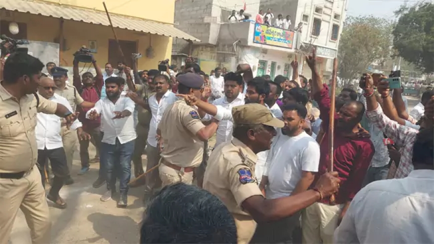 తొర్రూర్‌లో తీవ్ర ఉద్రిక్తత.. మాజీ మంత్రి ఎర్రబెల్లి పీఏపై దాడి